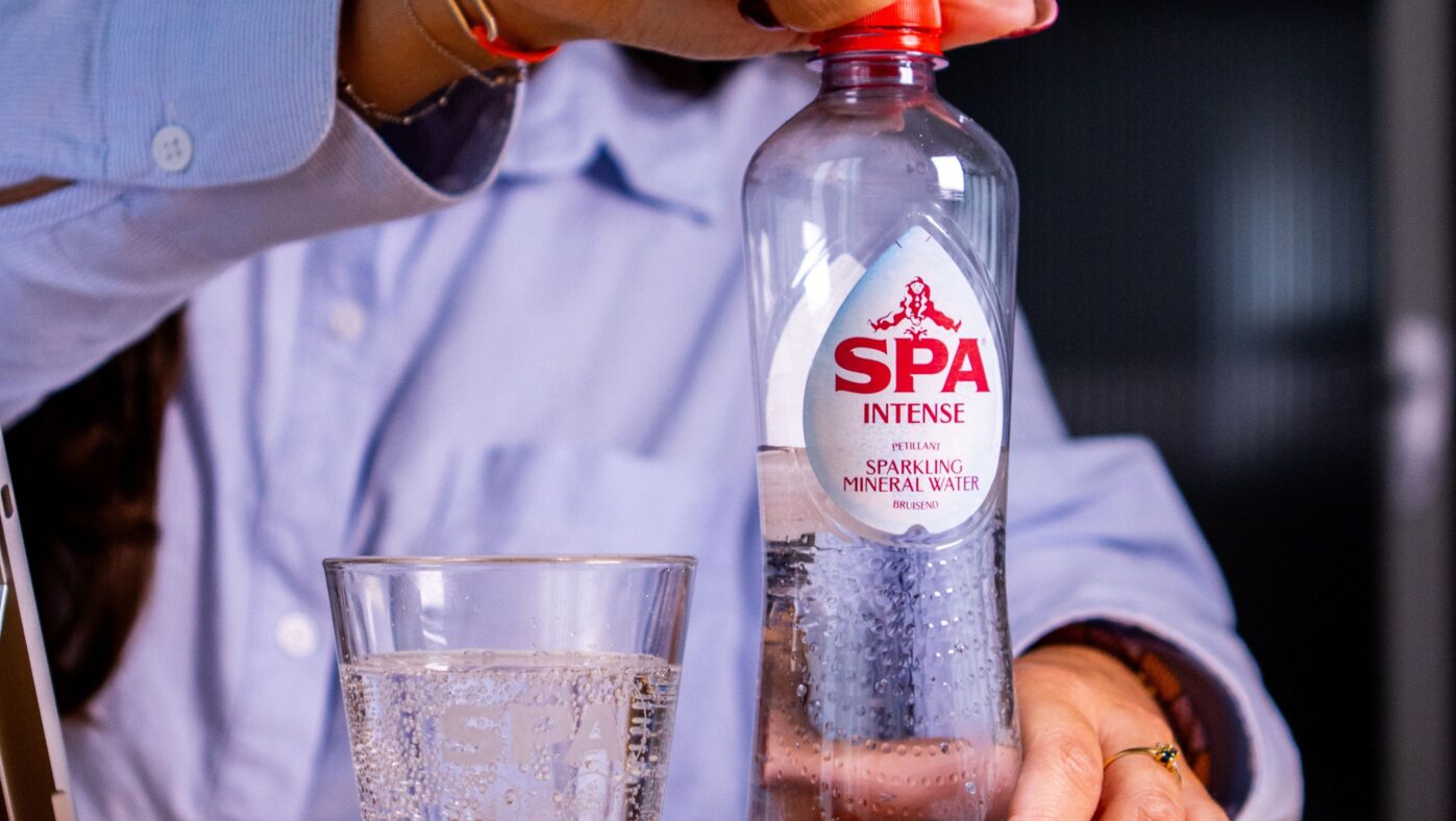 SPA® Intense dans un verre